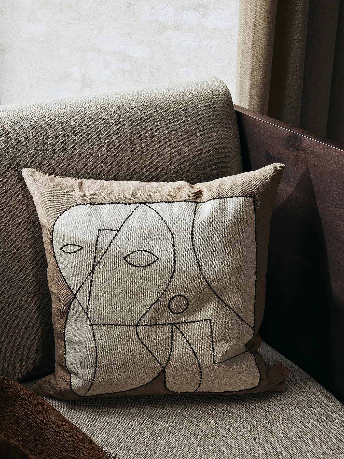 FERM LIVING | Kissen FIGURE CUSHION 50x50 Taupe White | 